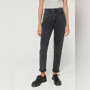 Urban Outfitters
BDG mom jeans - 24